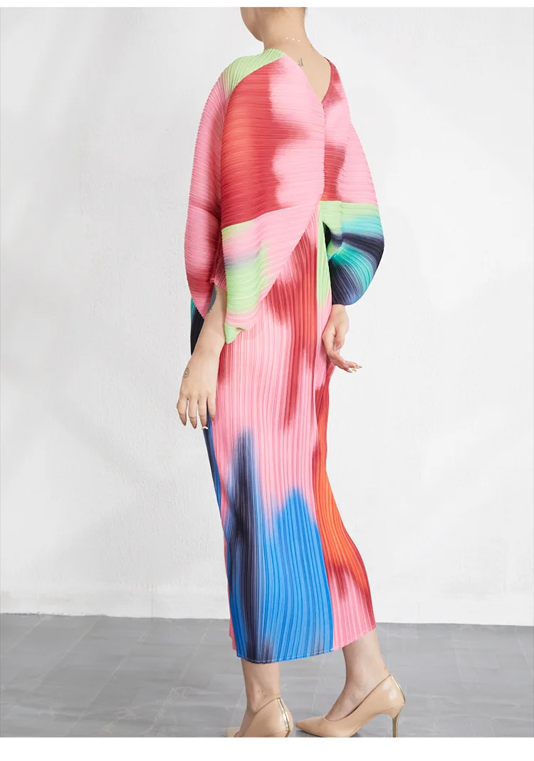 miyake плиссированное длинное платье высокого класса 2023 осень новый стиль винтажный принт свободное тонкое складчатое платье с V-образным вырезом для женщин Изображение 2